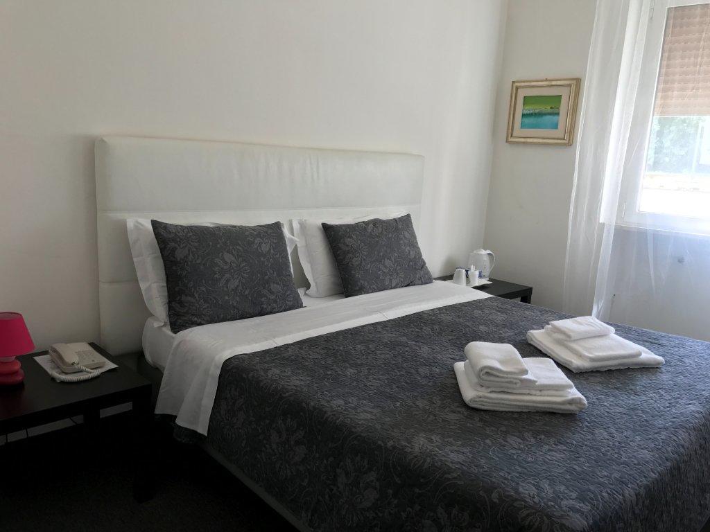 Hotel Santin Порденоне Екстериор снимка