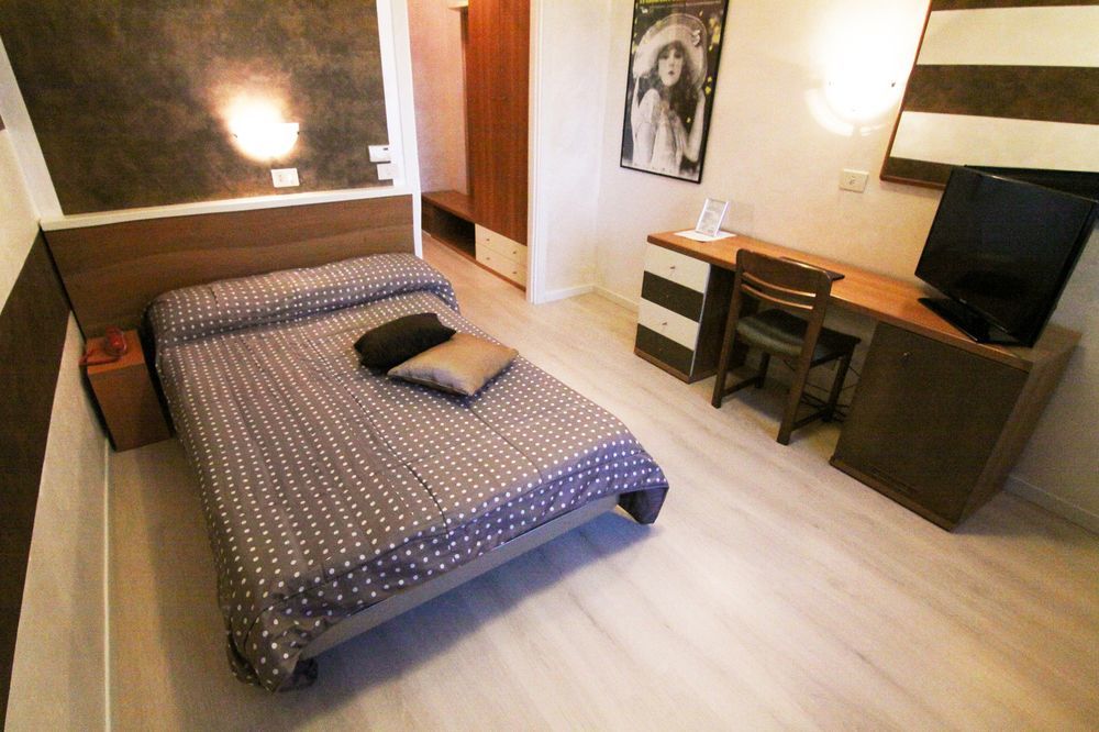 Hotel Santin Порденоне Екстериор снимка